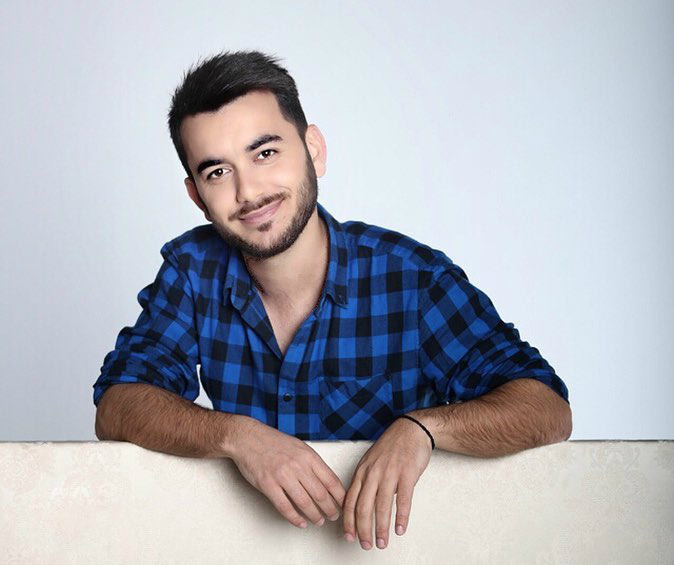 Ο Κωνσταντίνος Κουφός μιλάει στο Corfuland και καλεί να σηκώσουμε «Τα ποτήρια μας ψηλά»