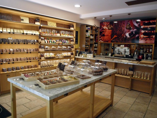 Το Bizi Deli μας προσκαλεί στο νέο του χώρο για σοκολατένιες απολαύσεις