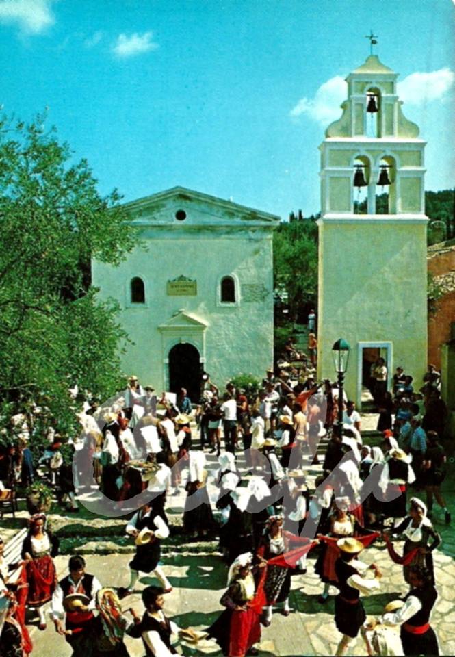 Άποψη από το χωριό του Μπούα στις δόξες του σε μία φωτογραφία